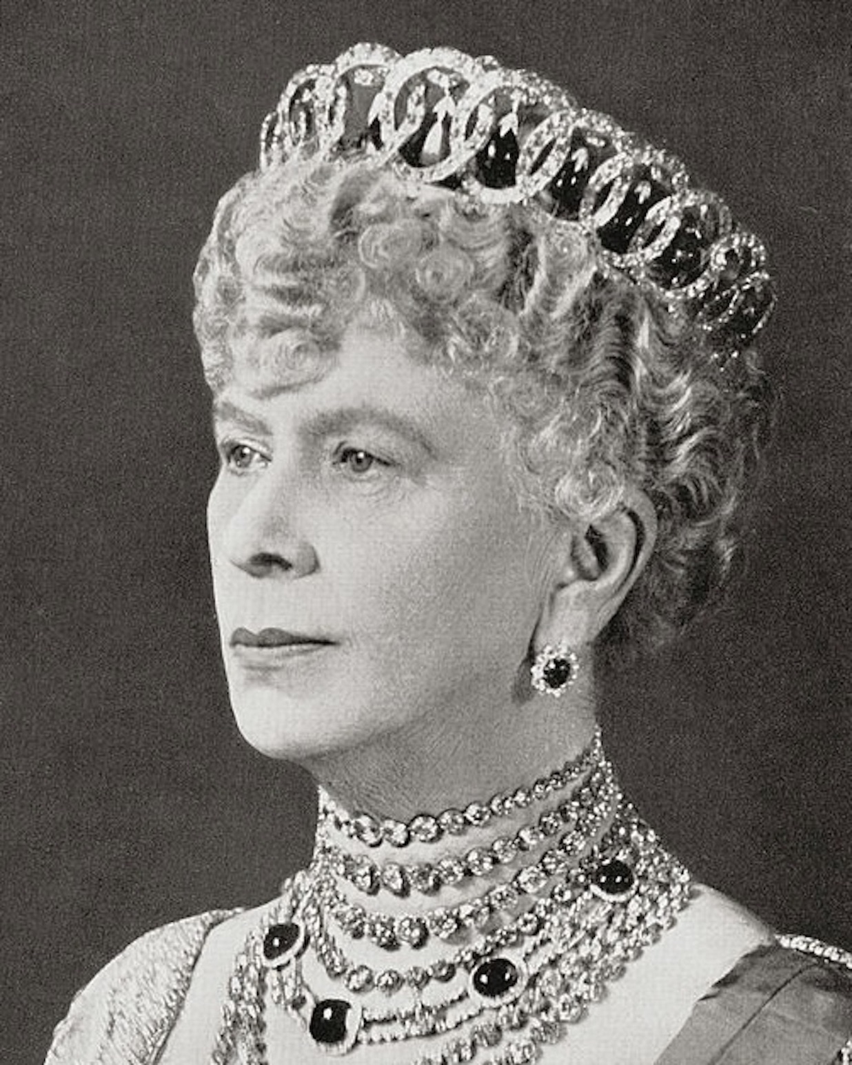 Queen Mary wears the Grand Duchess Vladimir Tiara. (Wikimedia Commons / Public Domain)