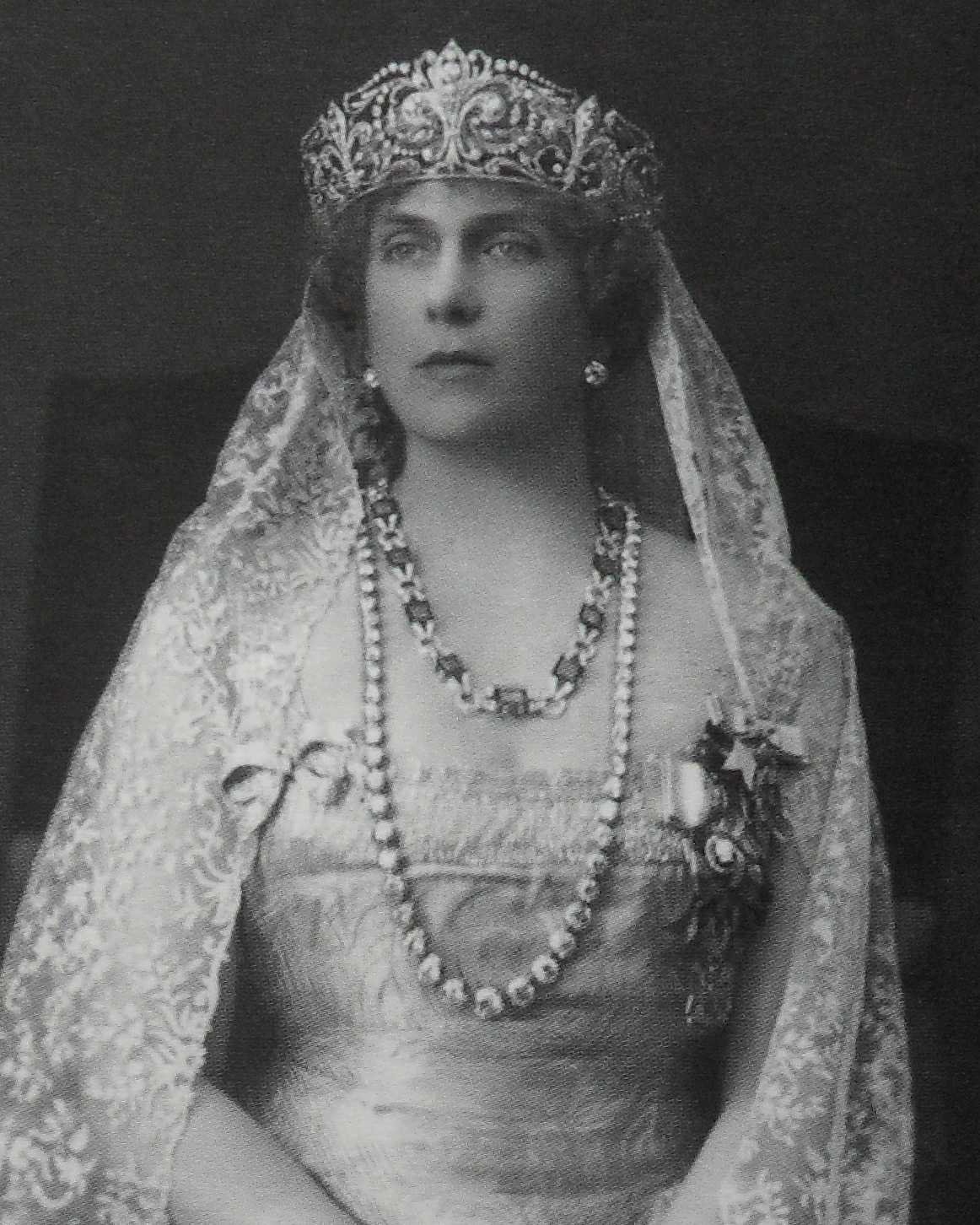 Best Royal Tiaras: The Fleur de Lis Tiara Queen Victoria Eugenie 