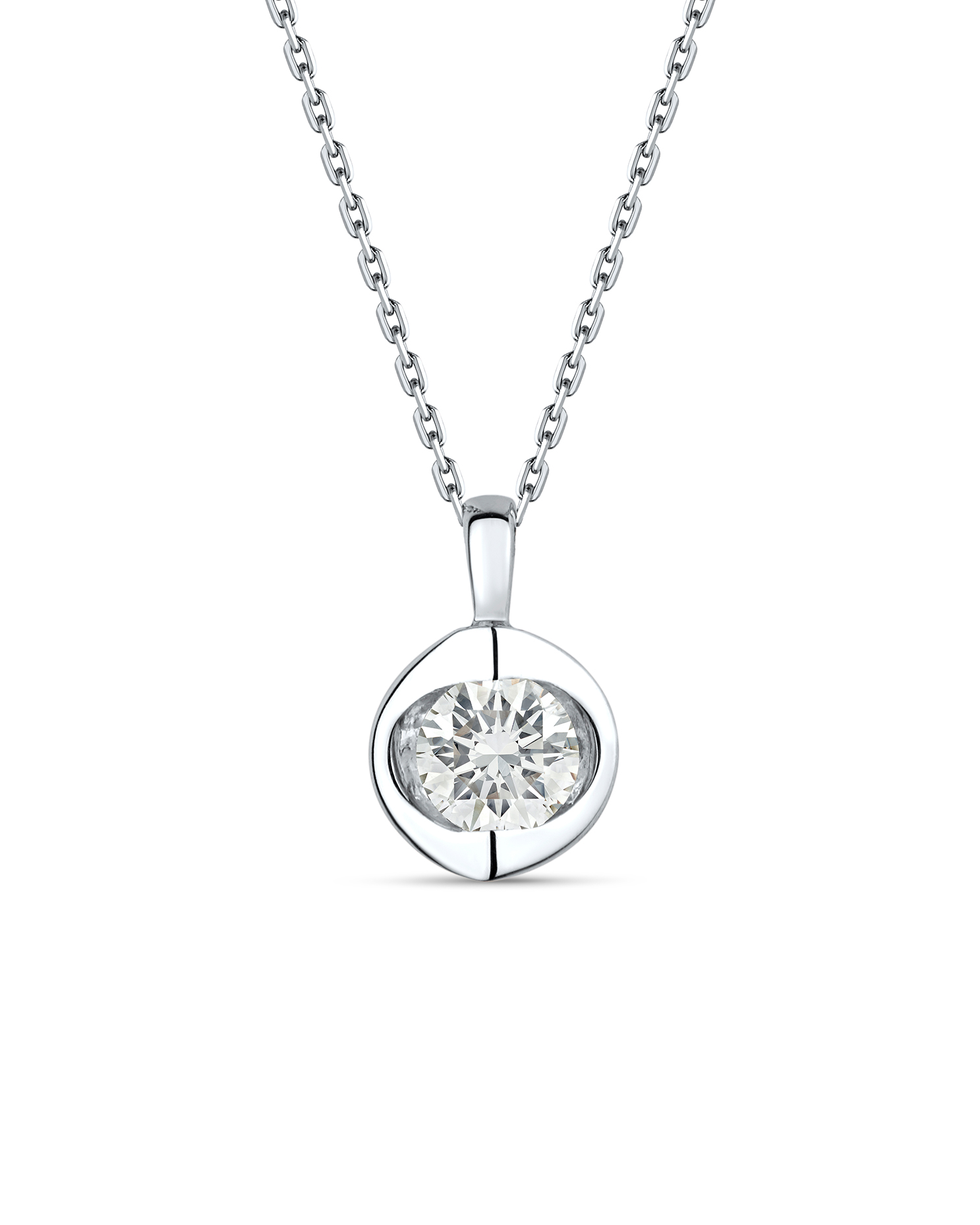 Round pendant diamond necklace in white gold.