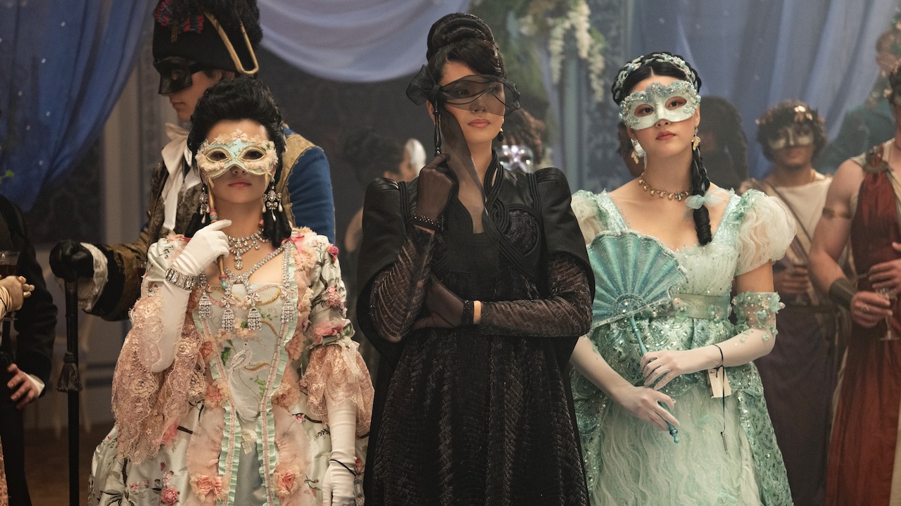 Bridgerton Season 4 Bridgerton Jewelry Michelle Mao as Rosamund Li, Katie Leung as Lady Araminta Gun, and Isabella Wei as Posy Li i