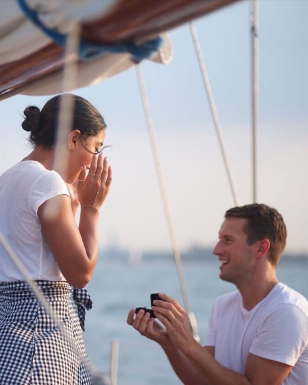 Brendan Fallis proposes to Hannah Bronfman