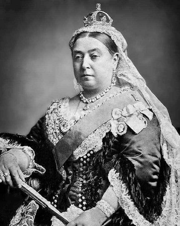Victorian Jewelry: Queen Victoria wears the Koh-i-Noor diamond as a brooch with her small diamond crown in 1887.
