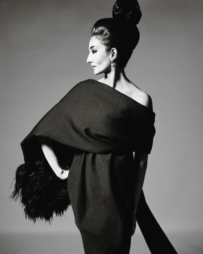 Jacqueline de Ribes in Yves Saint Laurent, 1962 (Photograph by Richard Avedon, © The Richard Avedon Foundation)