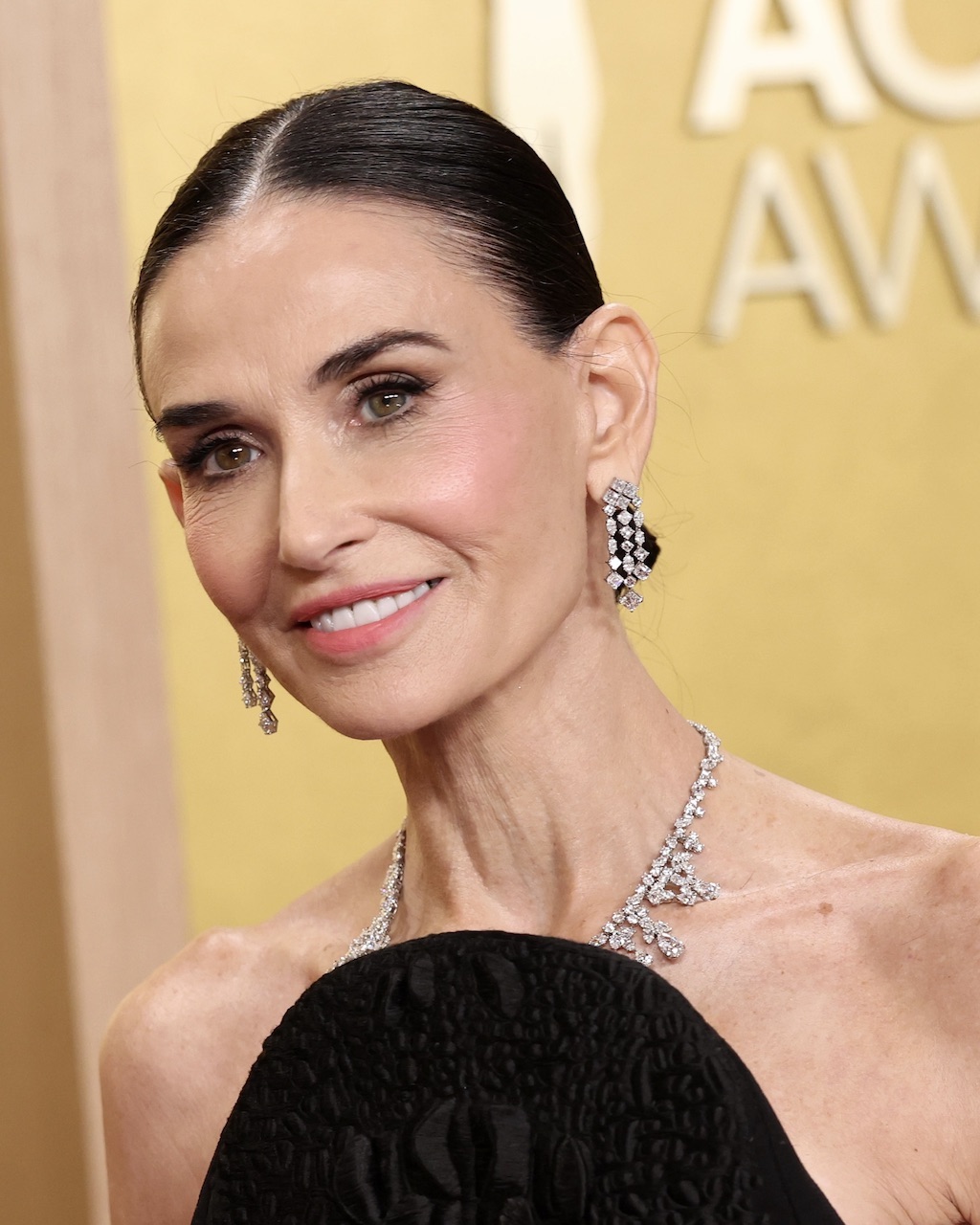 Demi Moore Wore Harry Winston Jewelry to the SAG Awards 2026