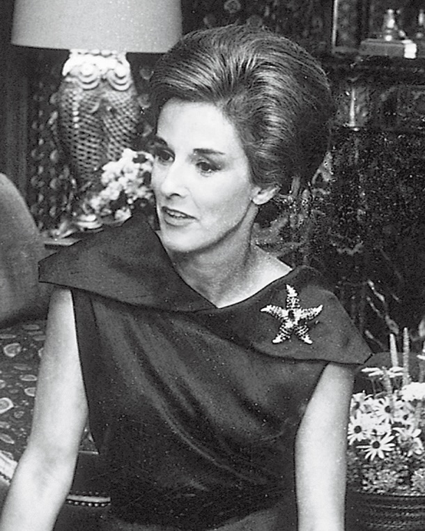 Babe Paley wears Jean Schlumberger starfish brooch