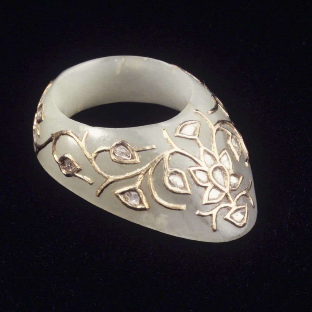 Archer's thumb ring made from nephrite, diamonds, and gold from the 17th century. (Gift in honor of the Guennol Collection by Benjamin Zucker / Brooklyn Museum)