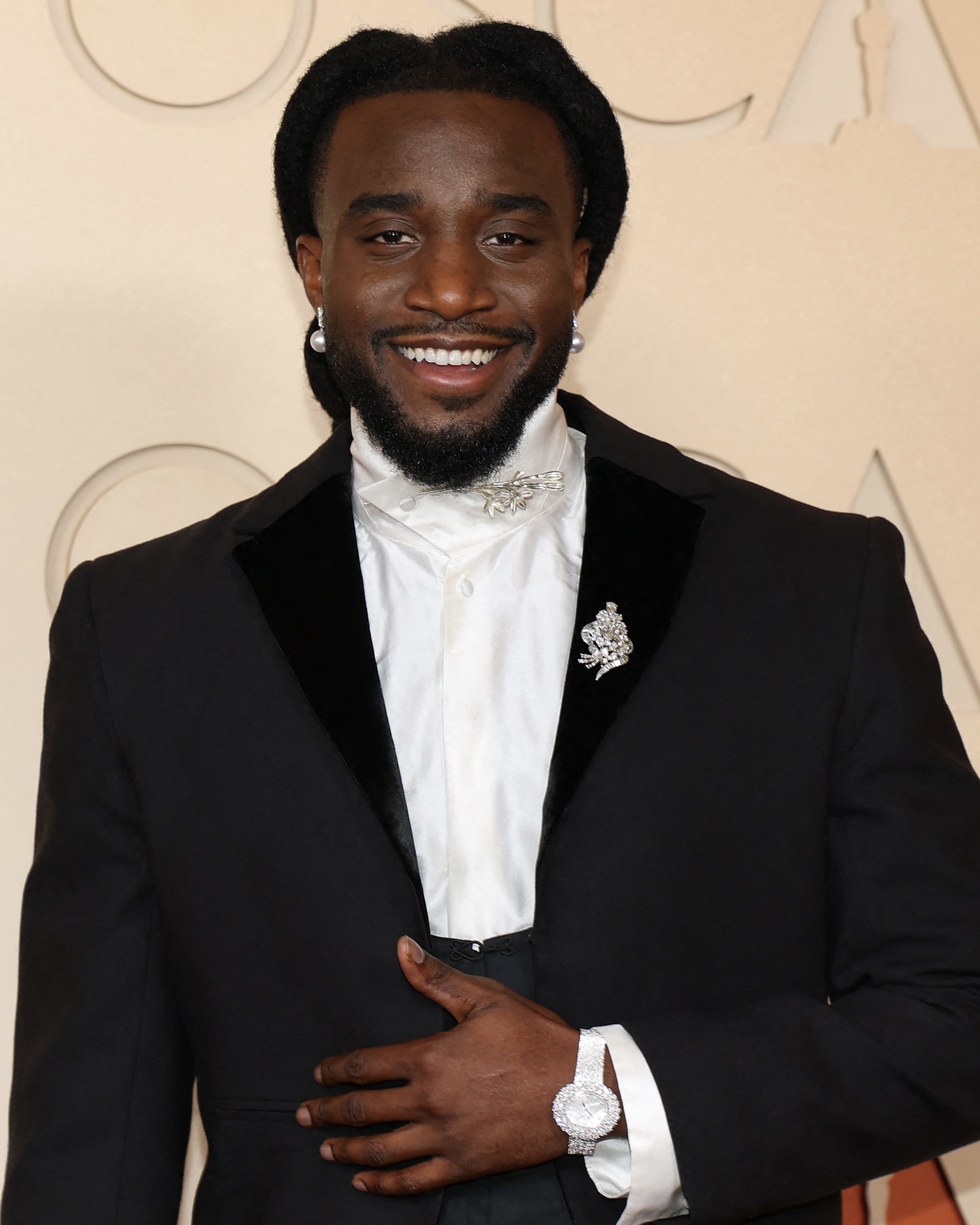 Shaboozey Wore Briony Raymond & Chopard Jewelry to the Oscars 2026 