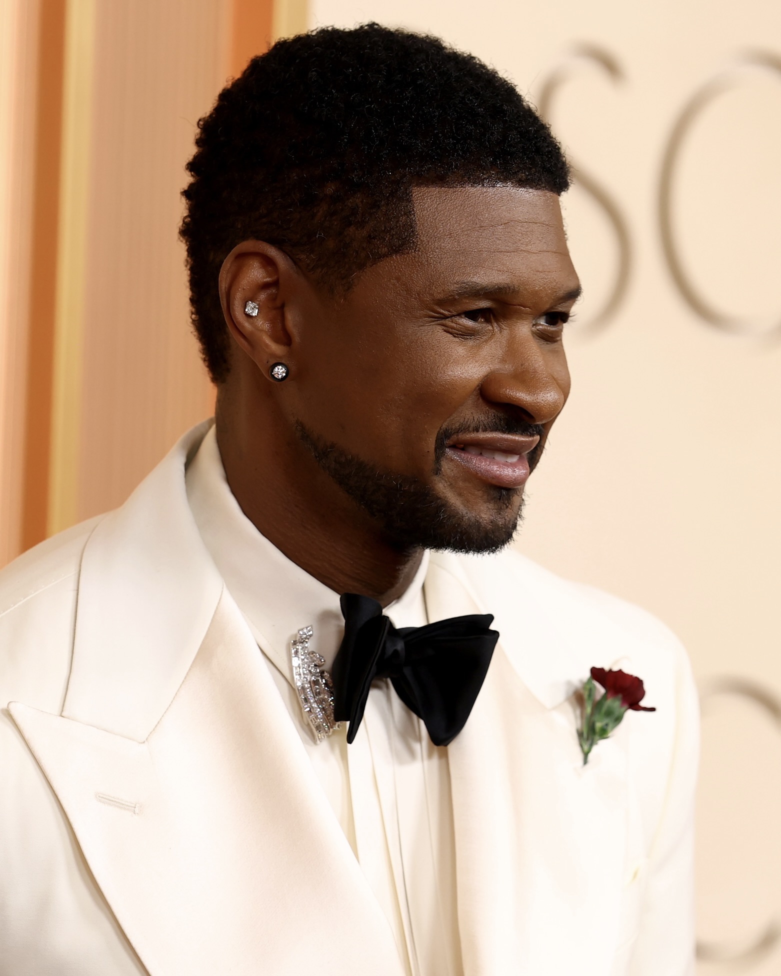 Usher Wore Fred Leighton and Kwiat Jewelry to the Oscars 2026