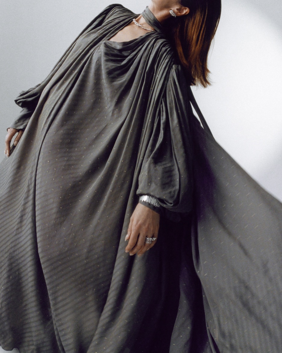 Caitriona Balfe on Outlander, Time, and the Endurance of Natural Diamonds