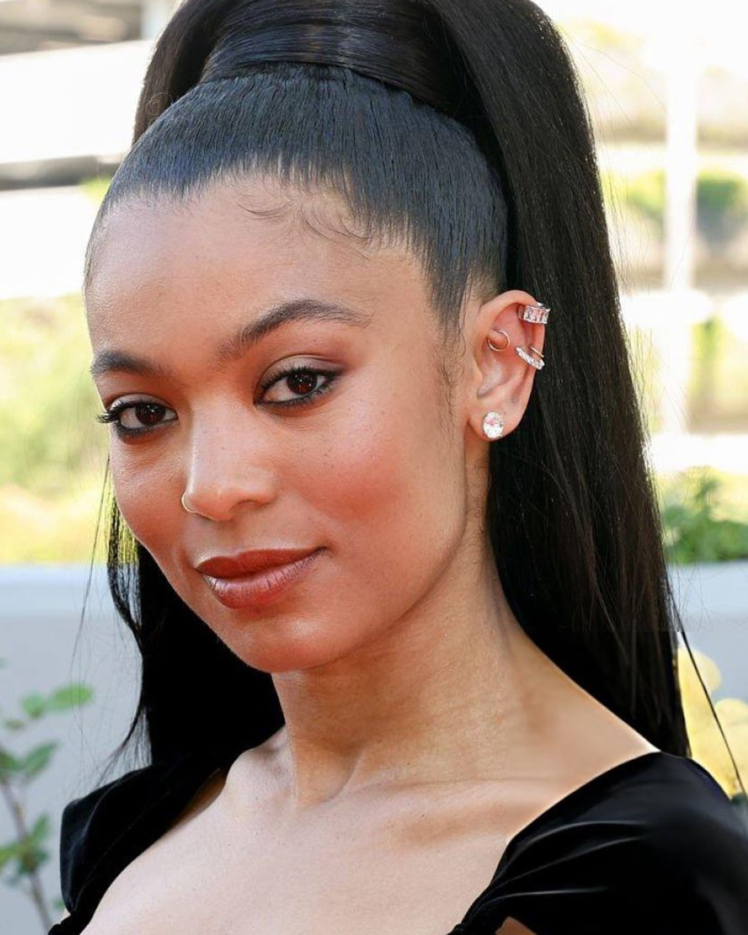 Minimal diamond ear cuff design