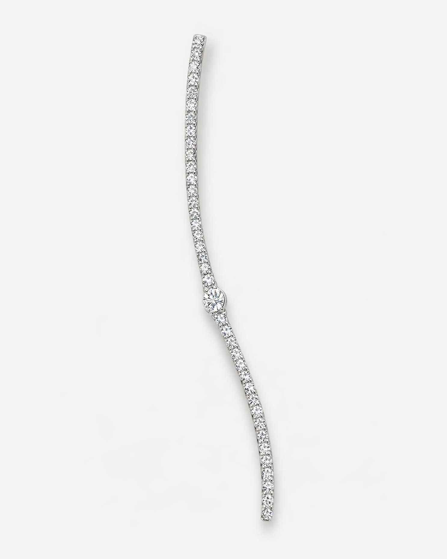 Linear diamond ear cuff with a sleek design
