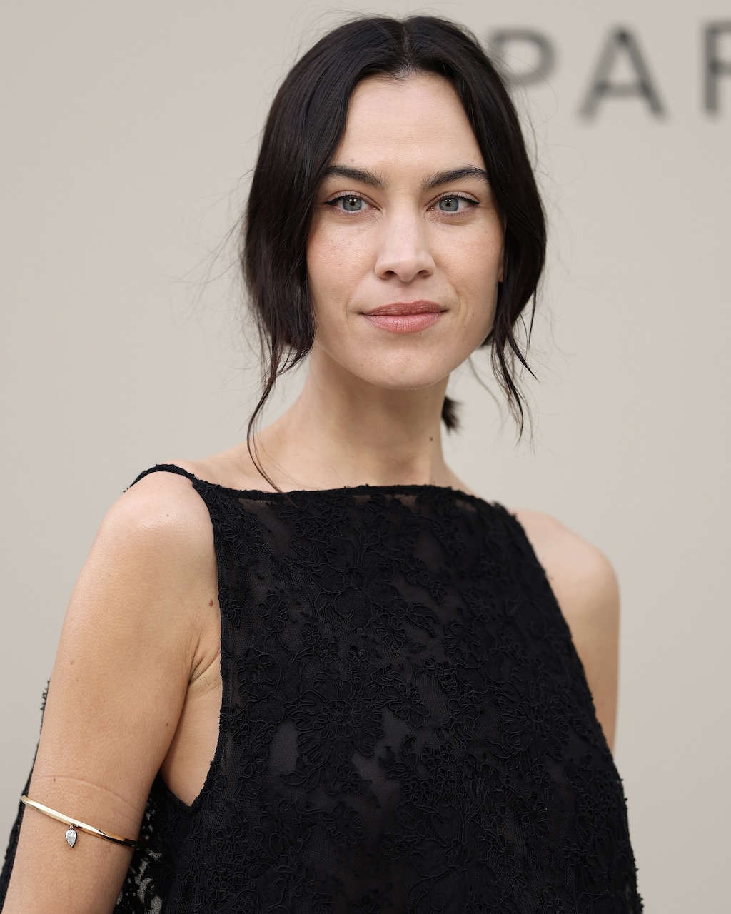 Alexa Chung wore a Jessica McCormack diamond arm cuff at the Givenchy Womenswear Fall/Winter 2026 show during Paris Fashion Week on March 06, 2026.