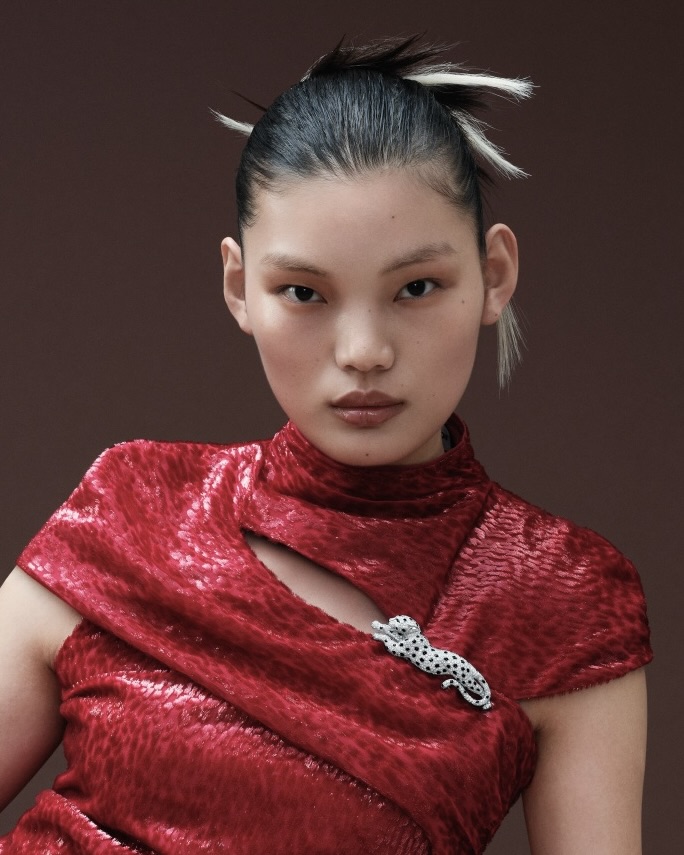 Cartier Panther: This Cartier Panthère is pavé-set with brilliant-cut diamonds, accentuated by striking onyx spots, and illuminated by vivid emerald eyes. Featured in the Hong Kong Jewels Auction on March 30, 2026. (Phillips Jewels)