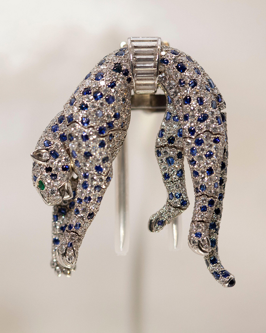 Animal Jewelry Cartier Panther Brooch owned by Daisy Fellowes, which is set with sapphires, emeralds and diamonds. (Alamy)