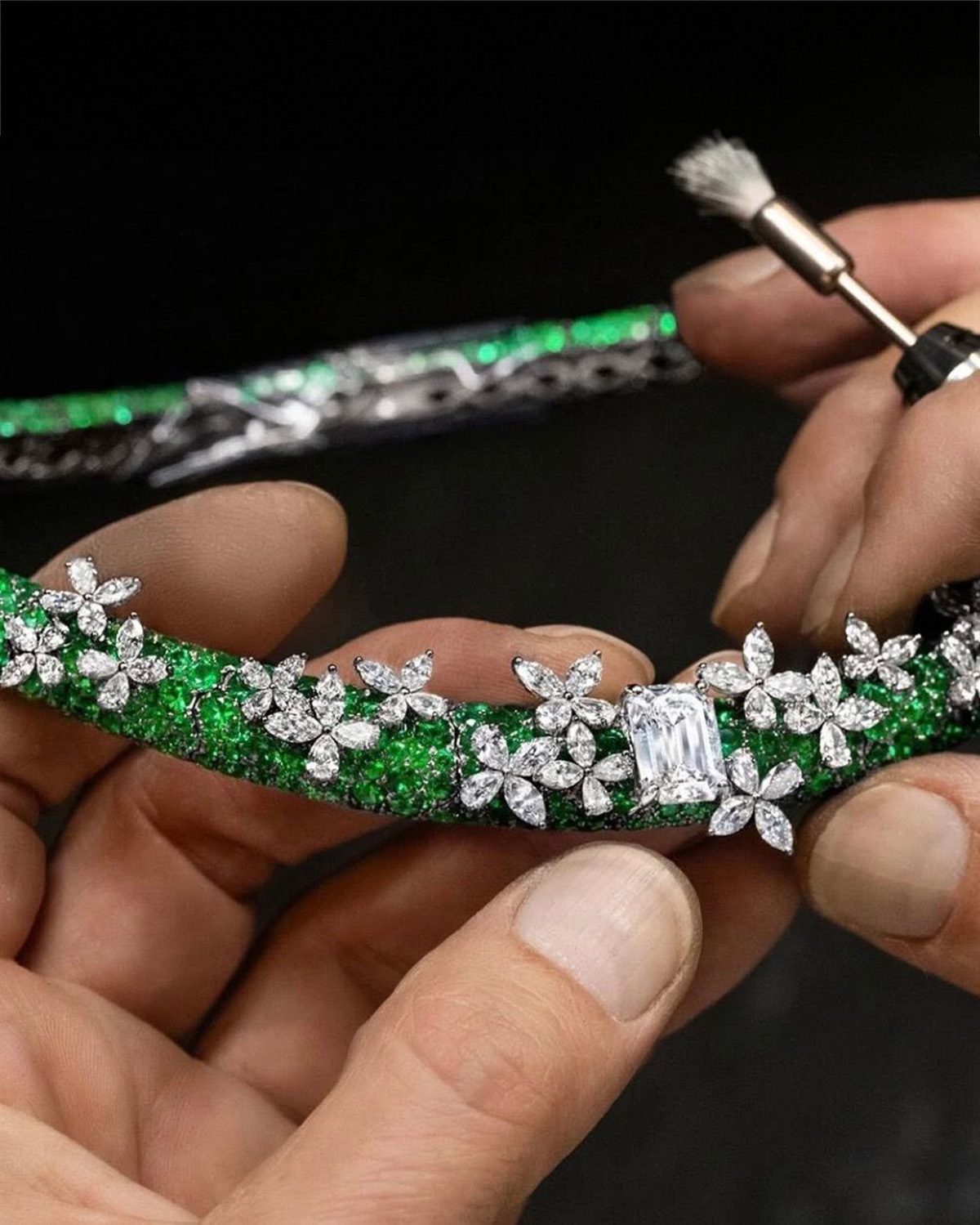 Graff Emerald Butterfly High Jewelry