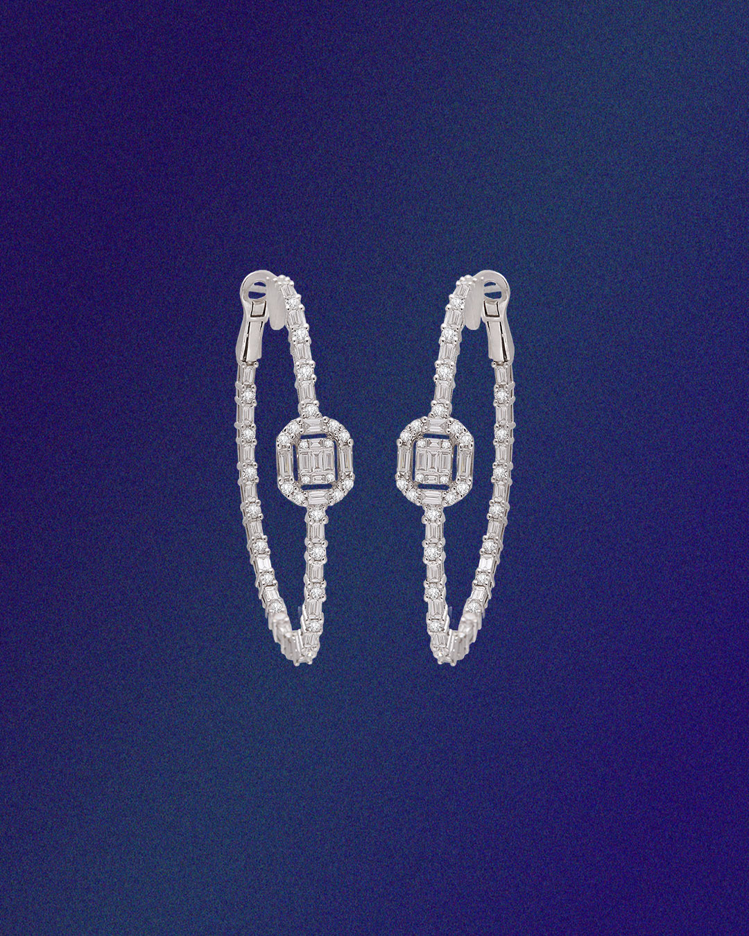Notandas natural diamond hoop earrings in white gold