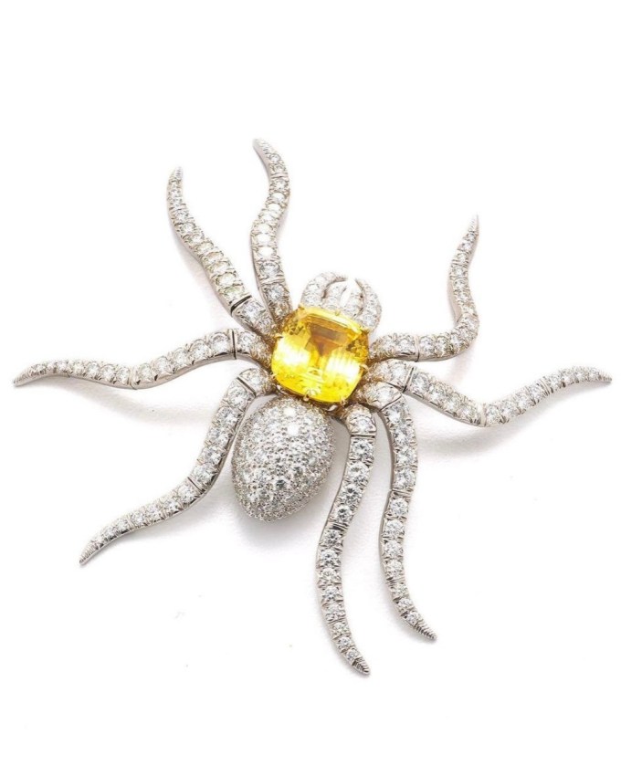 Zendaya David Webb Archival Spider Brooch including brilliant-cut diamonds, detachable cushion-cut yellow sapphire, crafted in 18-karat gold and platinum.