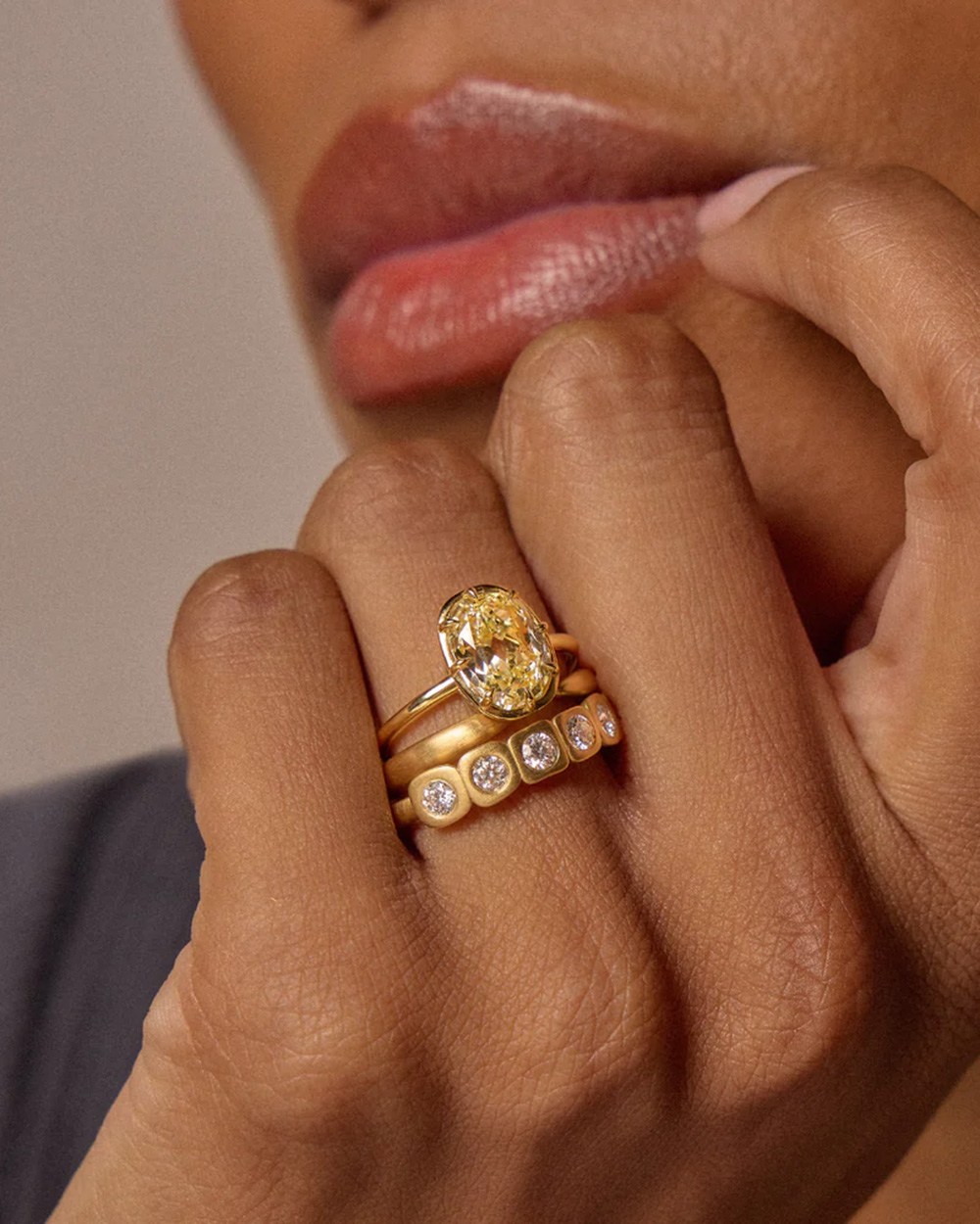 Simple Engagement Rings Put The Focus On Stunning Diamonds Simple Engagement Rings Put The Focus On Stunning Diamonds