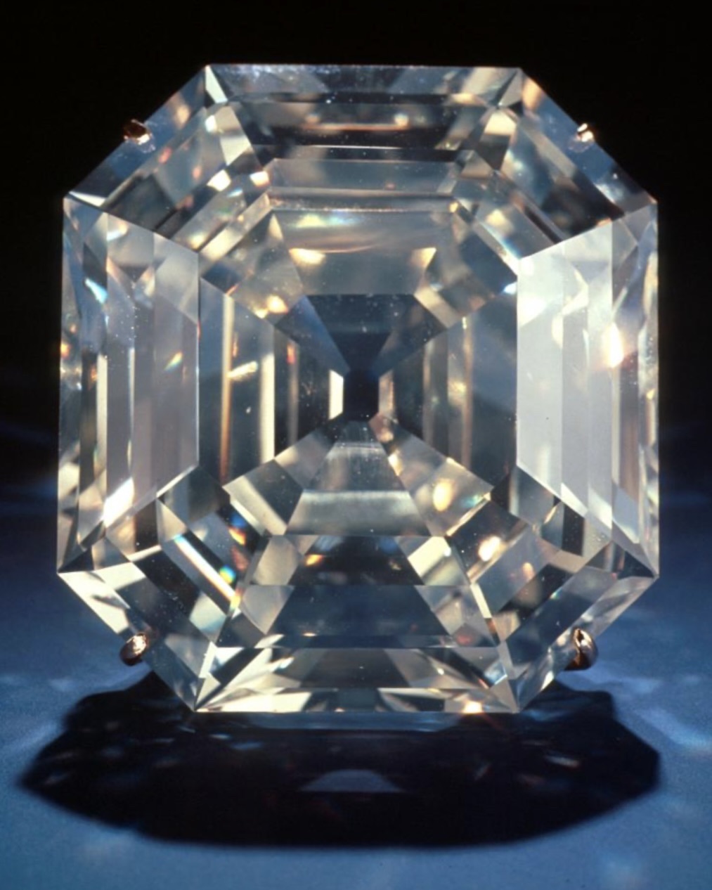 The Portuguese Diamond is among the largest cut diamonds on public display. A Type Ia 127.01 ct diamond with very strong bluish fluorescence