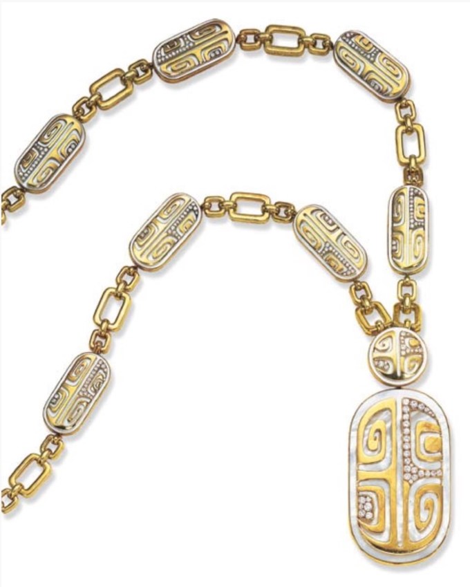 Chloë Sevigny attends the 2002 Vanity Fair Oscar Party A Stylish Mother-of-Pearl, Diamond, and Gold Pendant Necklace, By Bulgari (Courtesy of Christie's)