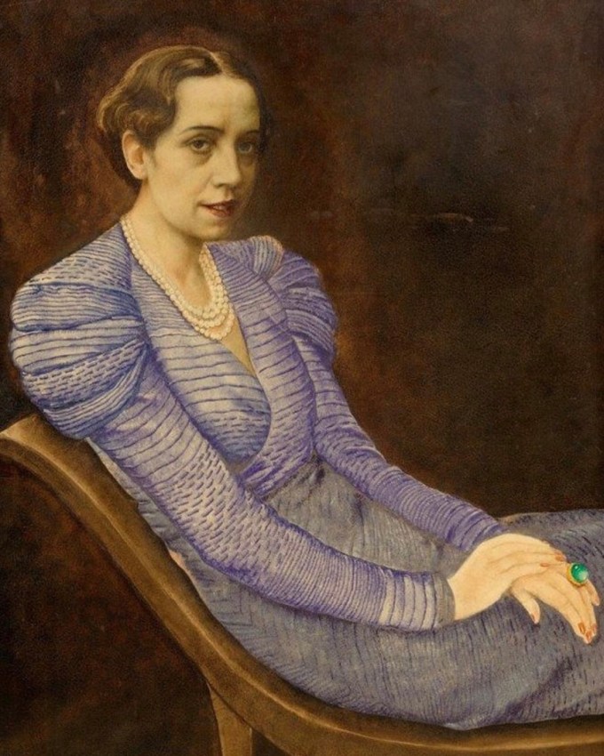 Elsa Schiaparelli in 1933, wearing one of her own designs. Portrait by Jean Dunand.