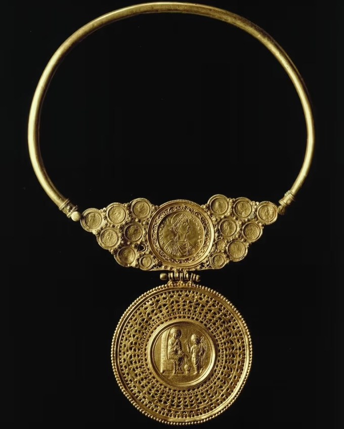 Coin jewelry 