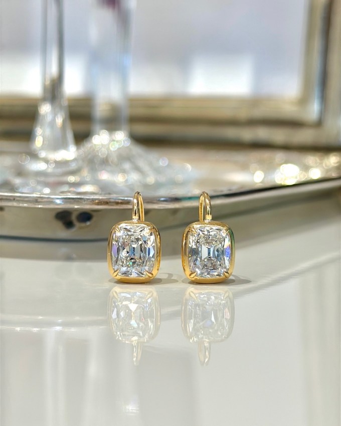 Kendall Jenner Wore Briony Raymond Jewelry to the Venice Film Festival 2026 Briony Raymond Shadow Diamond Drop Earrings, 8 Carats, 18K Yellow Gold